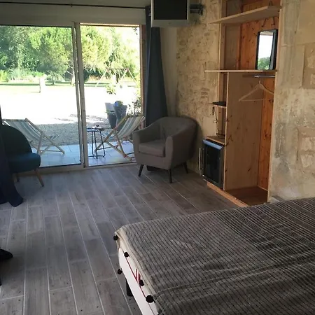 Maison Aubergerac Couette-café 4*